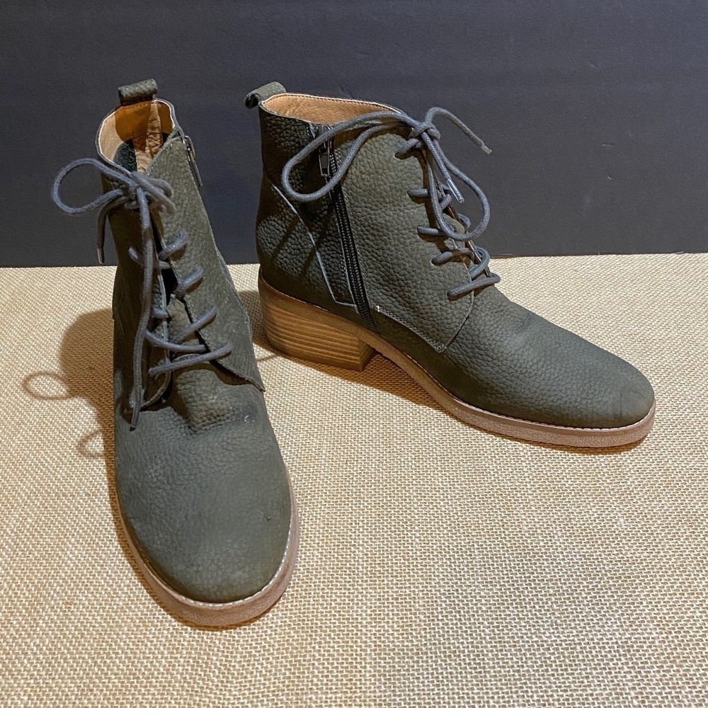 Lucky Brand Tamela Women 100% Leather Upper‎ Laces Zip Ankle Boots Sz 8 ½M Olive